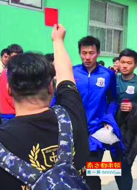 本片由乔;赖特导演，安东尼;麦卡滕编剧，汇集了包括加里;奥德曼、克里斯汀;斯科特;托马斯、本;门德尔森、斯蒂芬;迪兰、莉莉;詹姆斯等在内的众多英国实力派和新生代明星，主创阵容堪称豪华